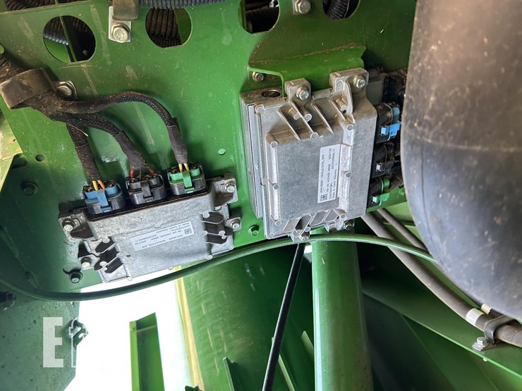 2021-john-deere-s790-image-44