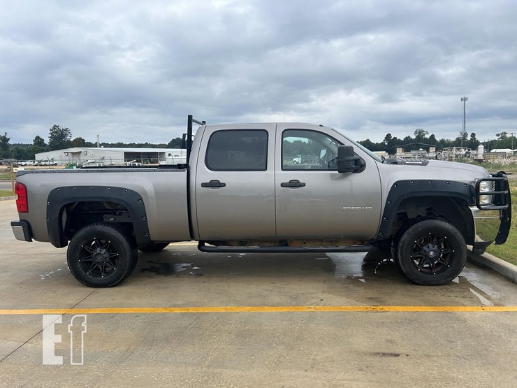 2012-chevrolet-2500hd-image-7