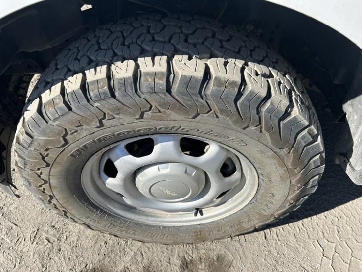 2022-ford-f150-xl-image-20