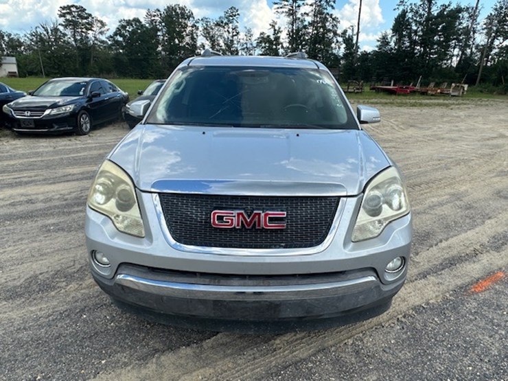 2011-gmc-acadia-image-6