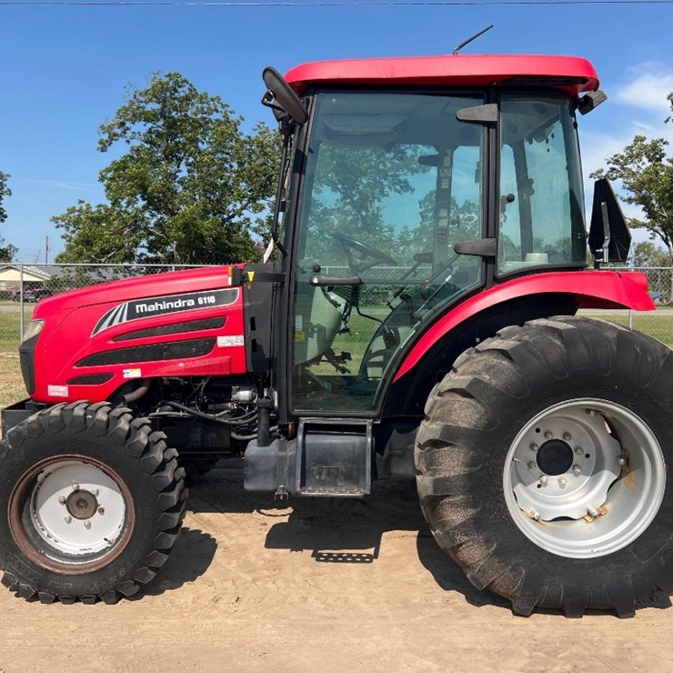 MAHINDRA 6110
