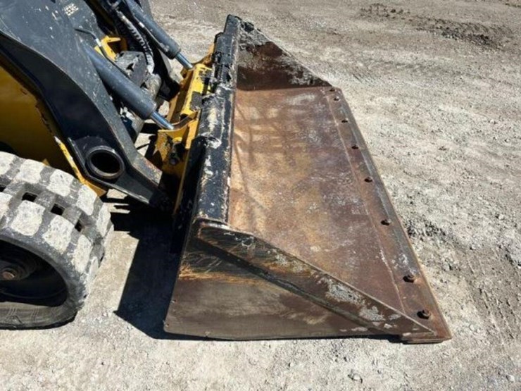 2022-deere-325g-image-34