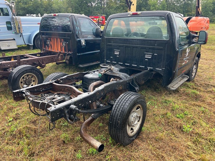 2005-ford-f350-image-3