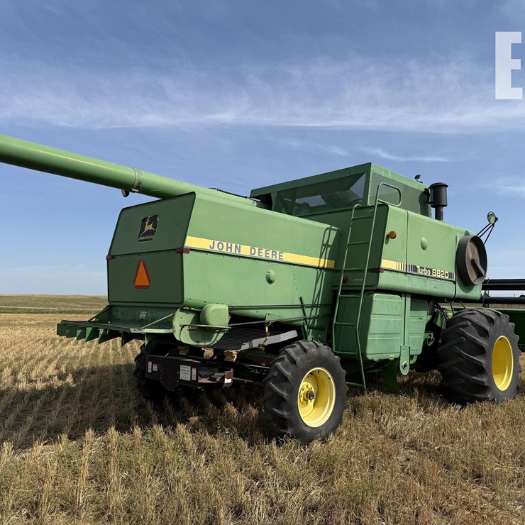 1983 JOHN DEERE 8820