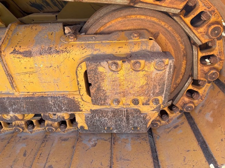 2017-caterpillar-d6k2-lgp-image-14
