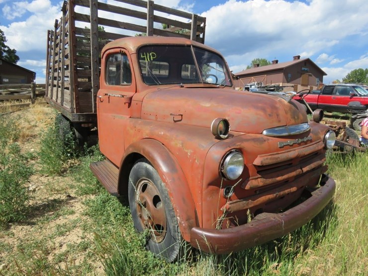 1948-dodge-b-1-f-152-1-½-ton-pickup-with-stock-bed-image-2