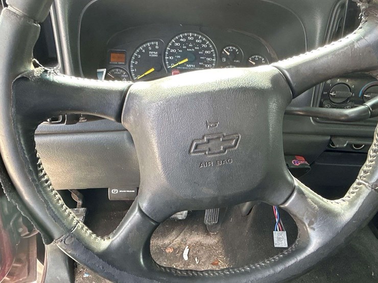2001-chevrolet-silverado-1500hd-image-13