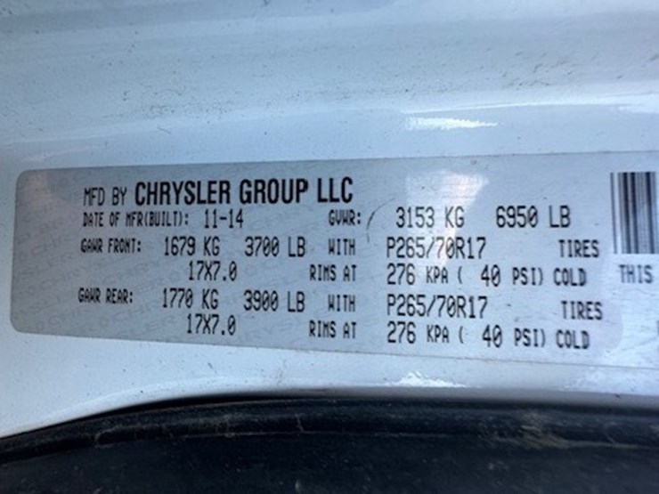 2015-dodge-1500-image-25