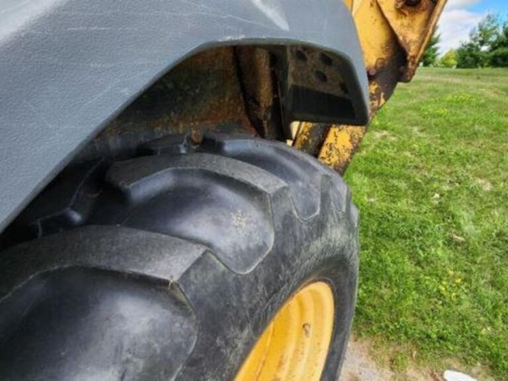 2005-deere-310sg-image-14