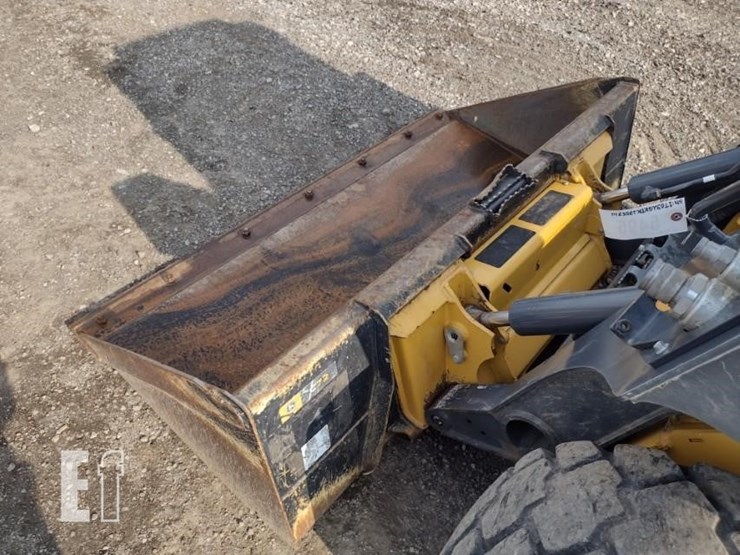 2020-deere-324g-image-18