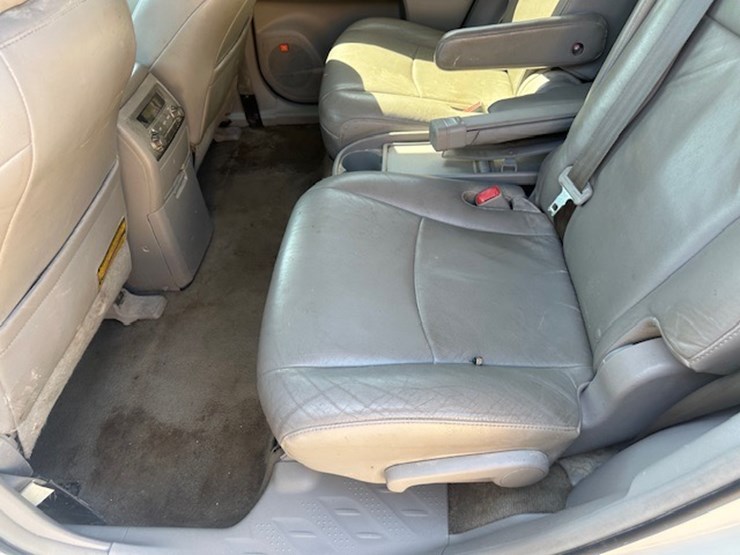 2010-toyota-highlander-image-25