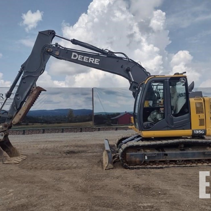 2019 DEERE 135G