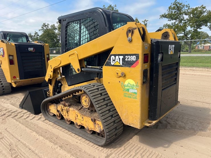 2019-caterpillar-239d-image-2