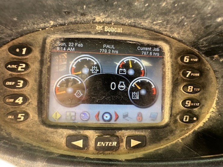 2016-bobcat-t740-image-49