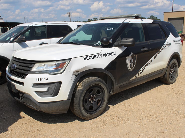 2016-ford-explorer-image-1