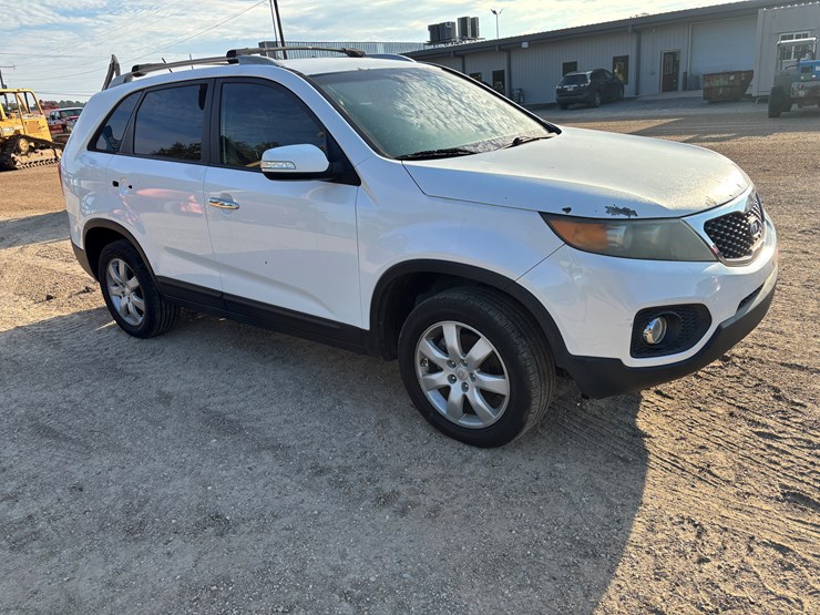 2011-kia-sorento-image-2