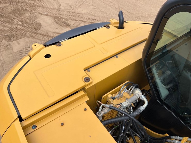 2017-caterpillar-307e2-image-27