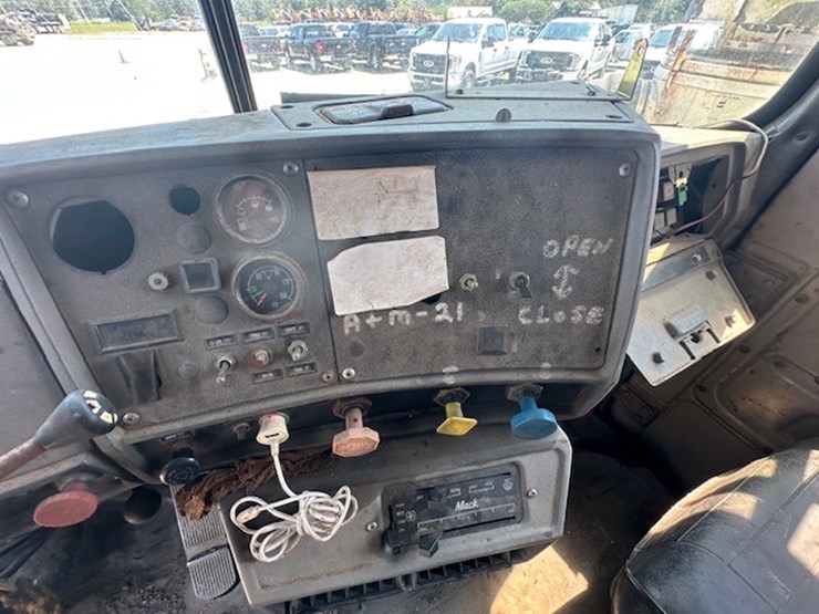 1978-mack-r686-image-52