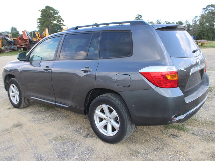 2010-toyota-highlander-image-3