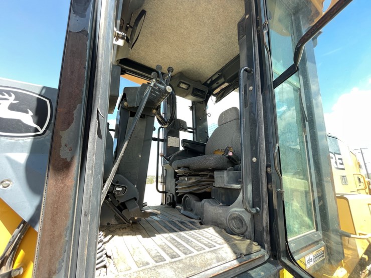 deere-672d-image-29
