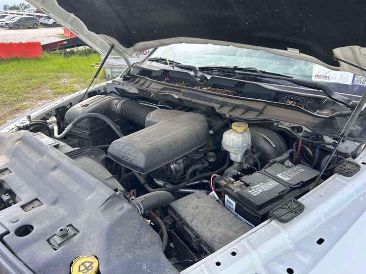 2019-ram-1500-classic-image-7