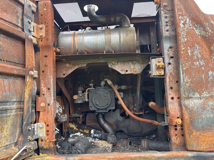 caterpillar-320-image-15