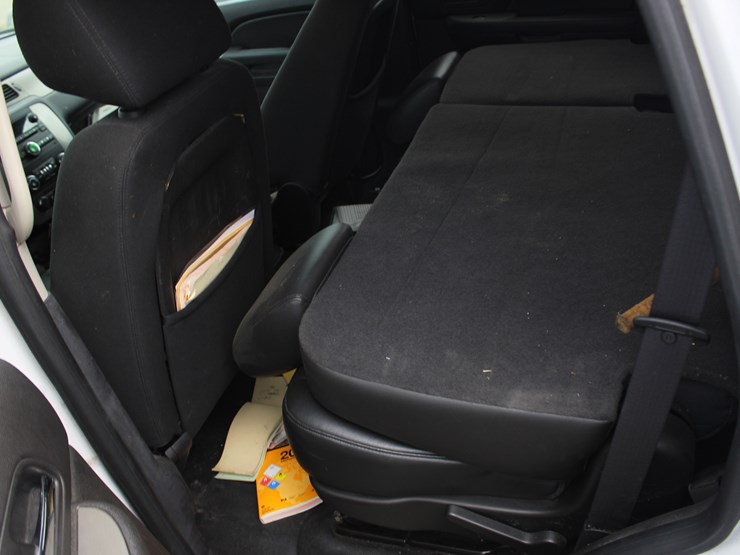 2012-chevrolet-tahoe-image-4
