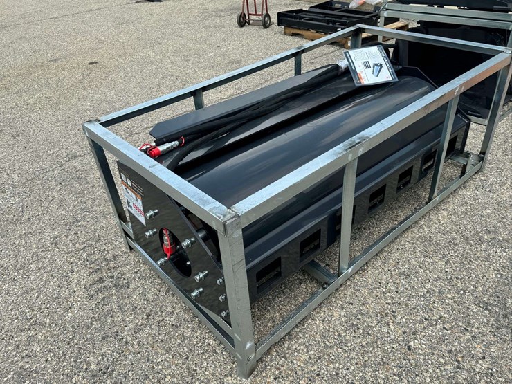 wolverine-vr-11-66w-skid-steer-vibratory-roller-attachment-image-6