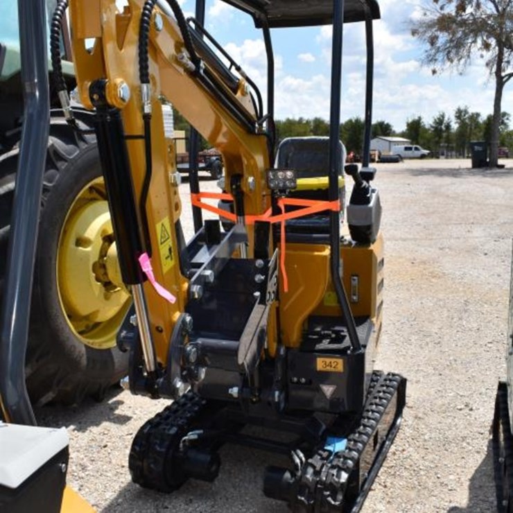 MX12RX MINI EXCAVATOR (SERIAL # MX12RX2025J001059) (K)