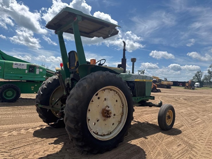 john-deere-3020-image-5