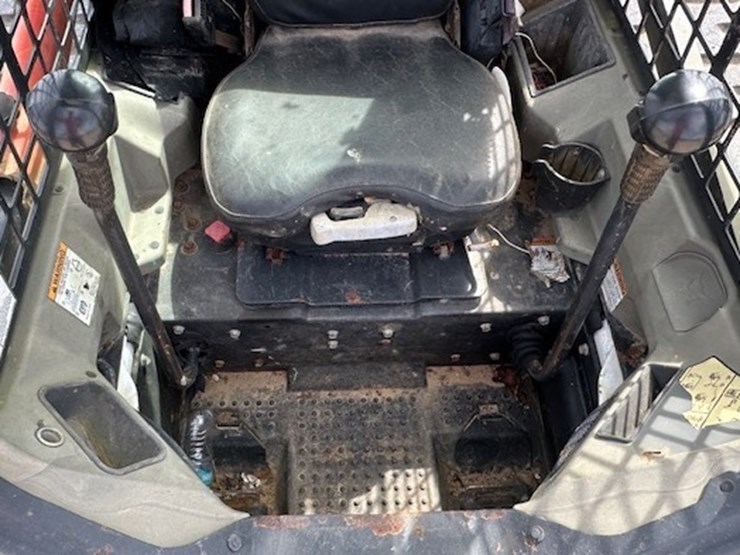 2015-bobcat-t750-image-39
