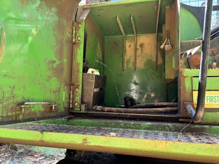 2013-deere-2954d-image-30