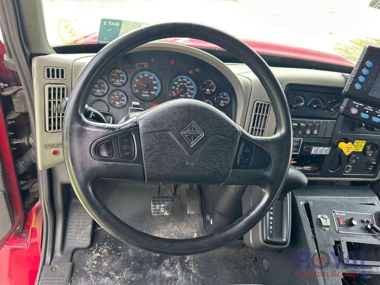 2015-international-durastar-4300-image-11