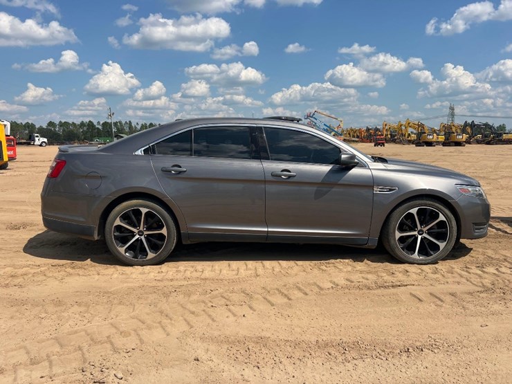 2014-ford-taurus-sel-sedan-image-5