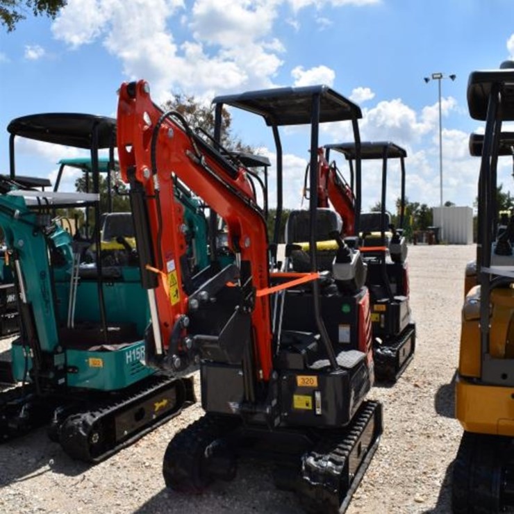 MX15RX MINI EXCAVATOR (SERIAL # MX15RX2025X001138) (K)