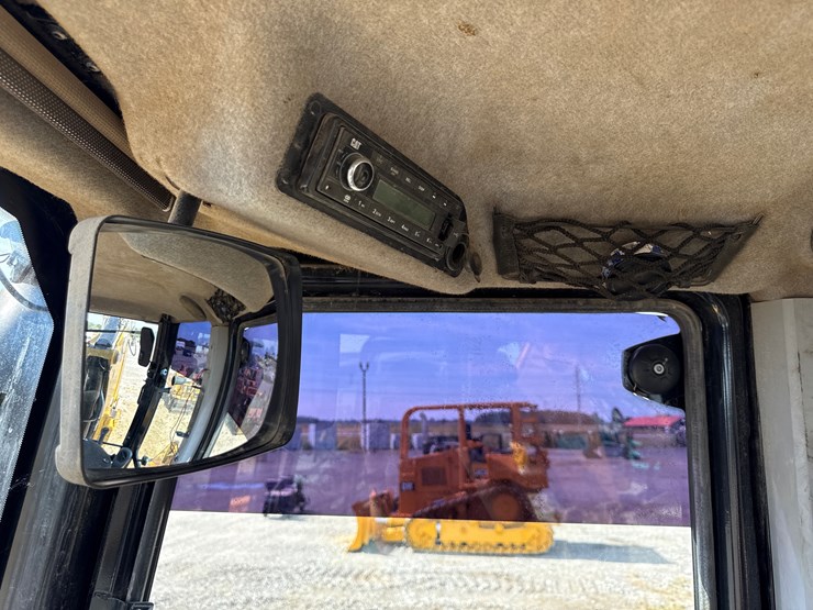 #160-•-#27079-•-caterpillar-f20f-2-4x4-backhoe-loader-image-44
