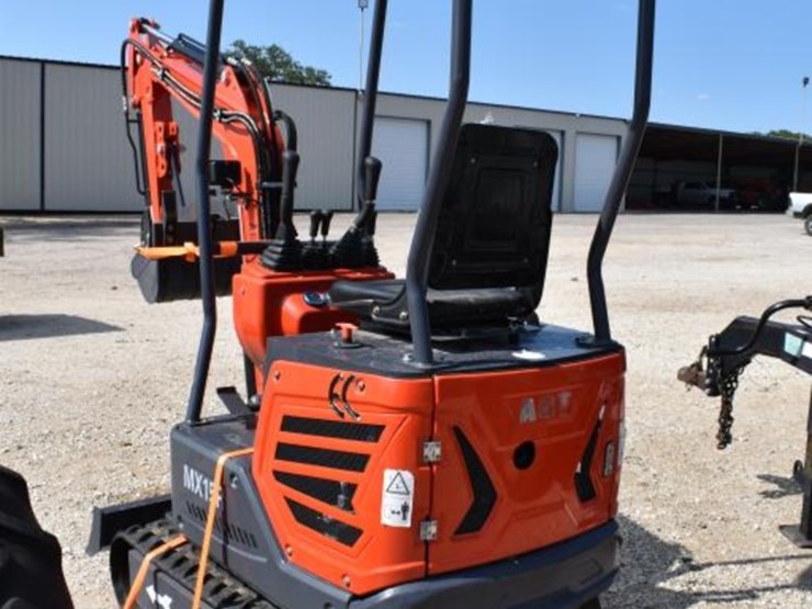 agt-mx15r-mini-excavator-(serial-#-mx15r2024j0000294)-(showing-appx-54-hour-image-4