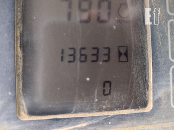2005-deere-300d-image-6