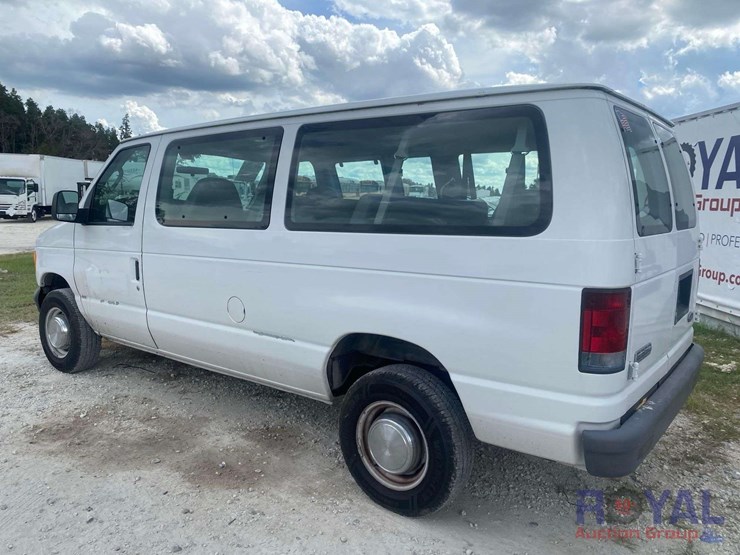 2006-ford-e350-image-4
