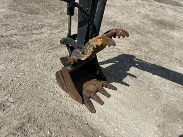 2016-deere-17g-image-21