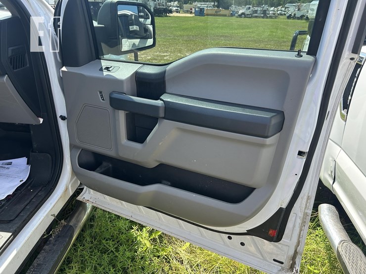 2019-ford-f150-image-21