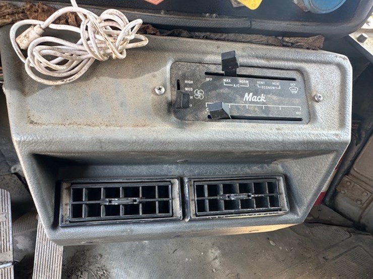 1978-mack-r686-image-62