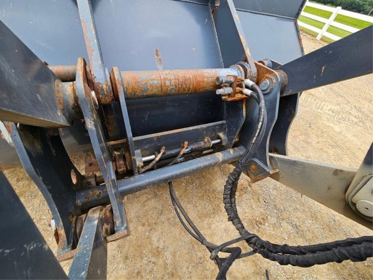 2012-deere-624k-image-24