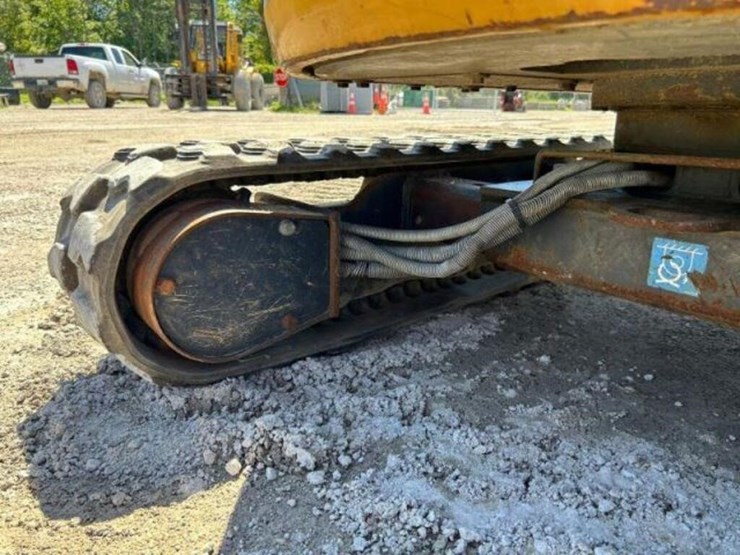 2015-deere-17g-image-24