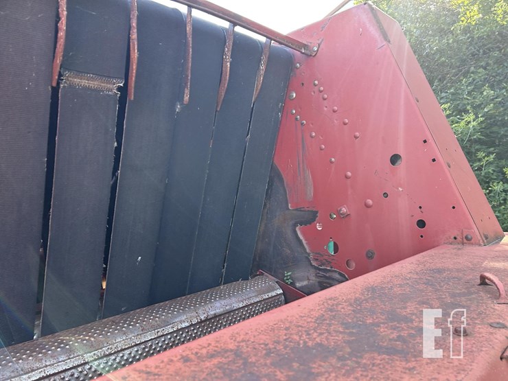 new-holland-660-image-17