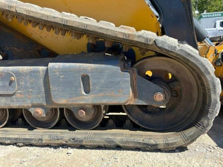 2022-deere-325g-image-43