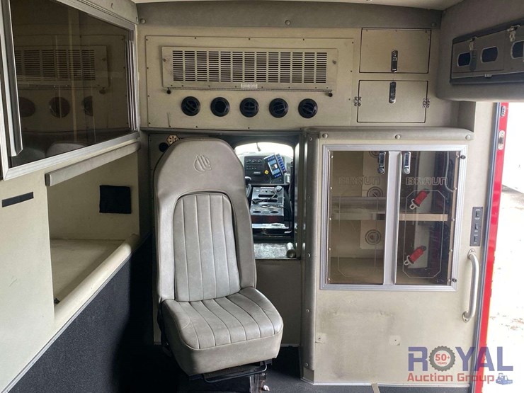 2015-international-durastar-4300-image-16