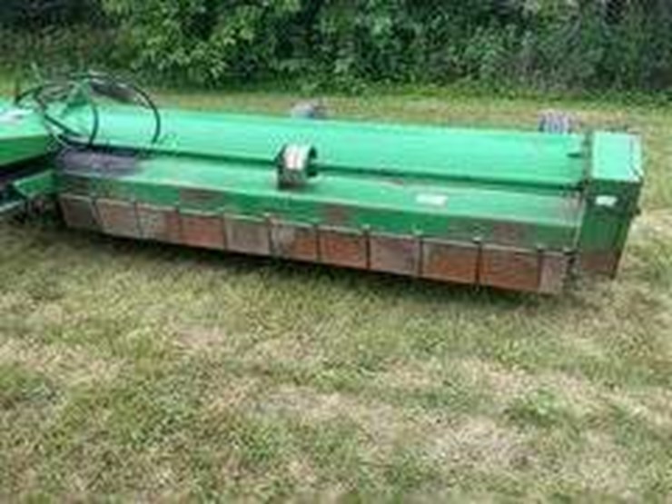 john-deere-220-image-6