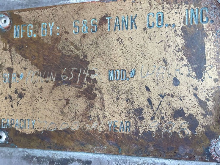 stainless-steel-7000-gallon-tanker-image-35