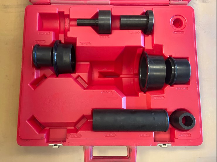 #1167-•-ford-essential-tool-set-image-2